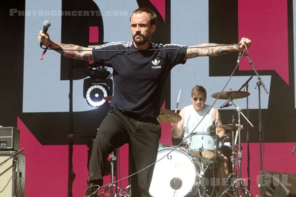 IDLES - 2019-07-06 - HEROUVILLE SAINT CLAIR - Chateau de Beauregard - Scene Beauregard - 